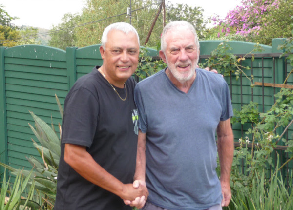 Nach mehr als 11 Jahren als Geschäftsführer der AceProximity cc in Johannesburg geht Malcolm Carter (rechts) nun in den wohl verdienten Ruhestand.